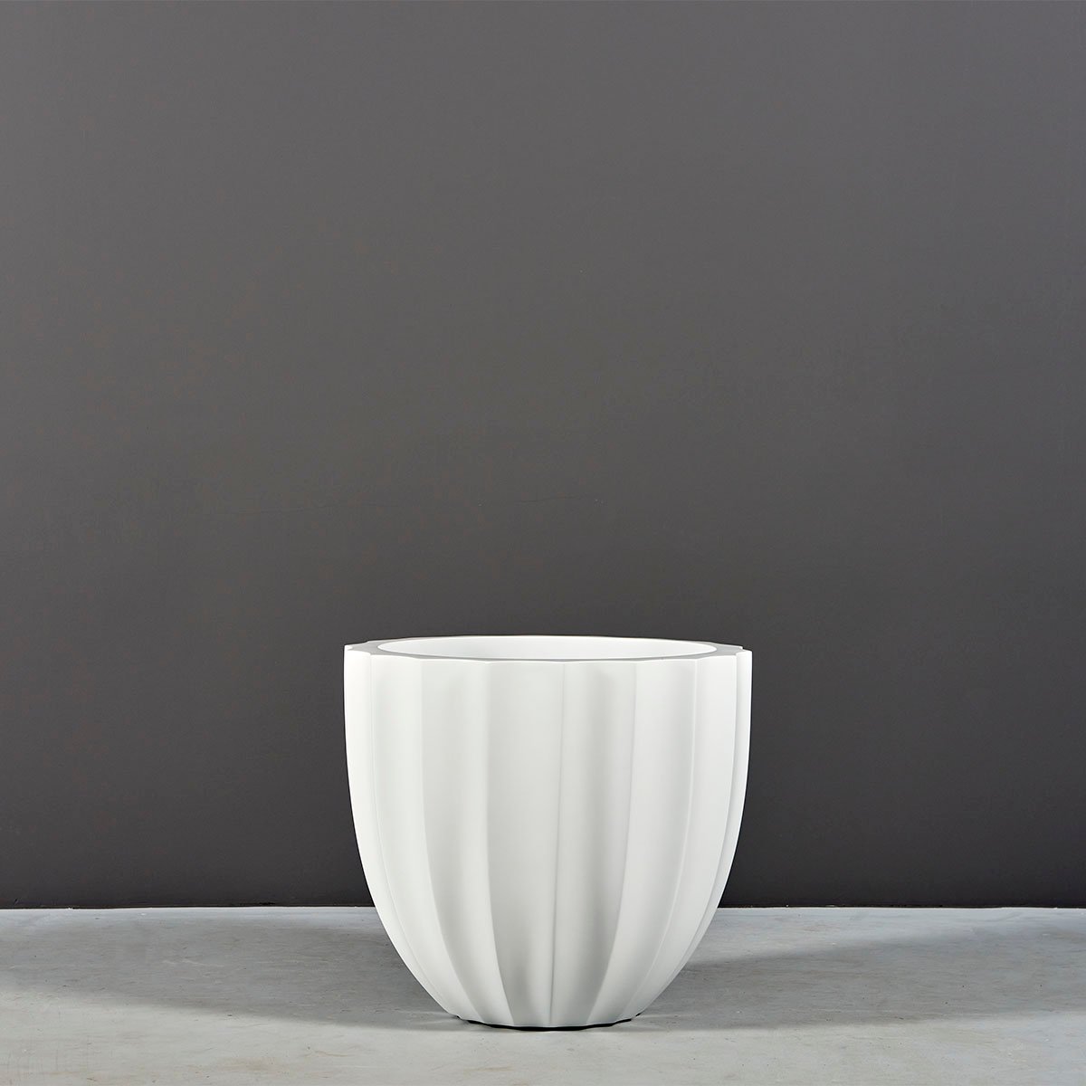 Santa Barbara Low Fluted Round