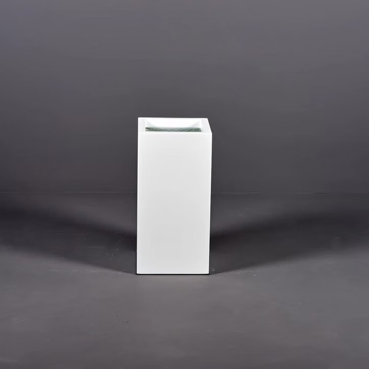 Miami Short Corner Planter